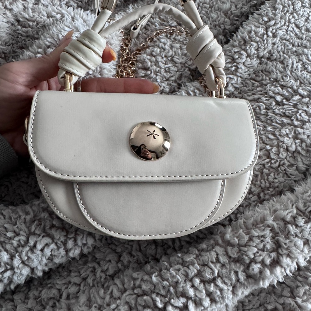 Elegant White Mini Handbag with Gold Accents - Picture 2 of 2